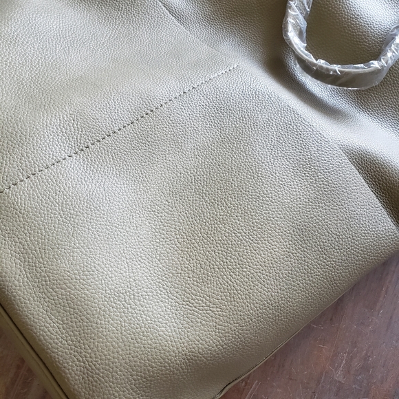 Brand NEW shoulder and laptop bag. - Picture 7 of 8